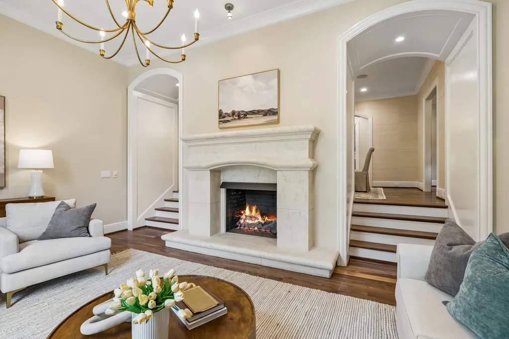 2127 Chickering Nashville TN 37215