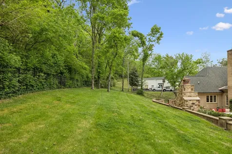 2127 Chickering Nashville TN 37215
