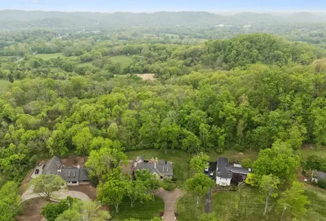 2127 Chickering Nashville TN 37215