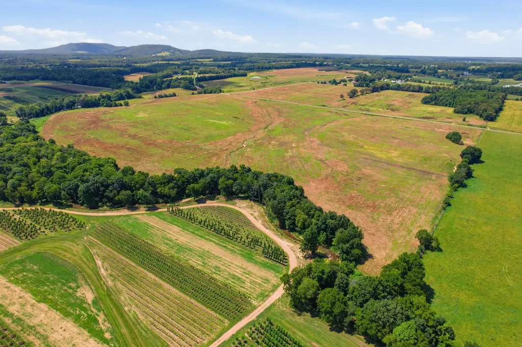 8363 W Green Hill Road Smithville TN 37166