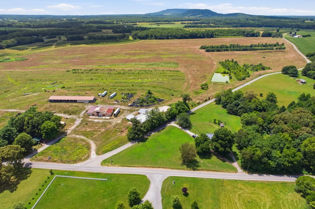 8363 W Green Hill Road Smithville TN 37166
