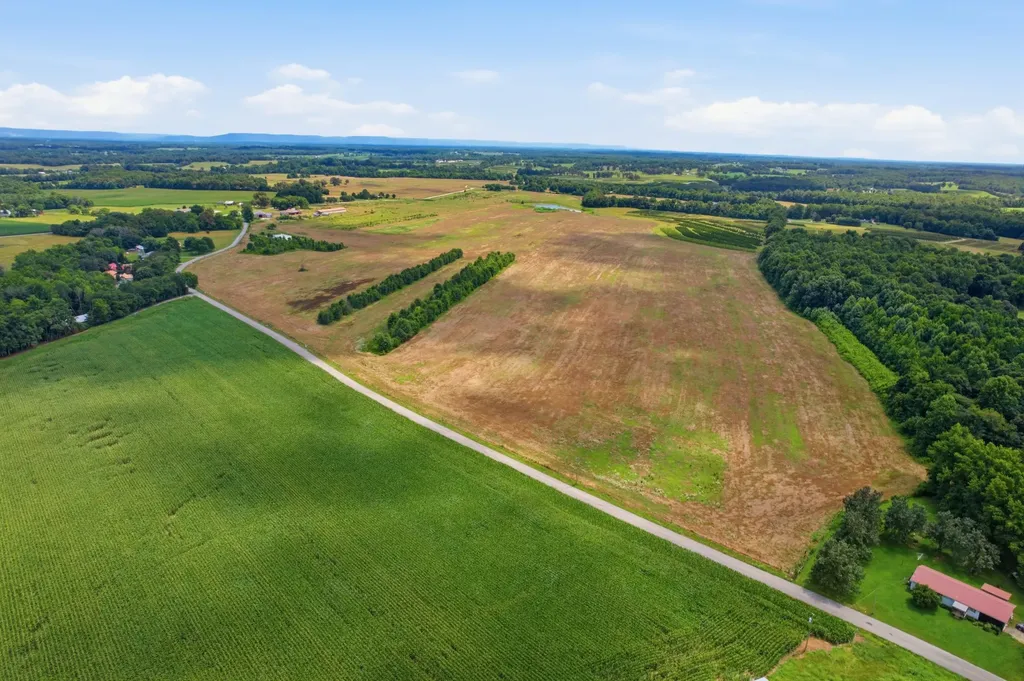 8363 W Green Hill Road Smithville TN 37166
