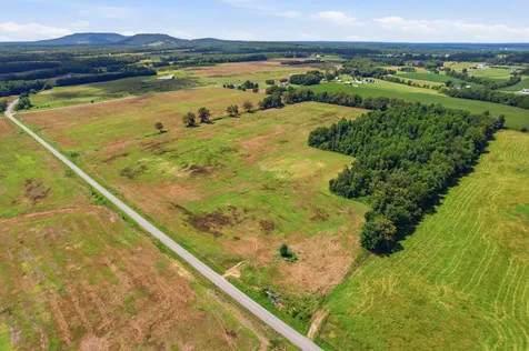 8363 W Green Hill Road Smithville TN 37166