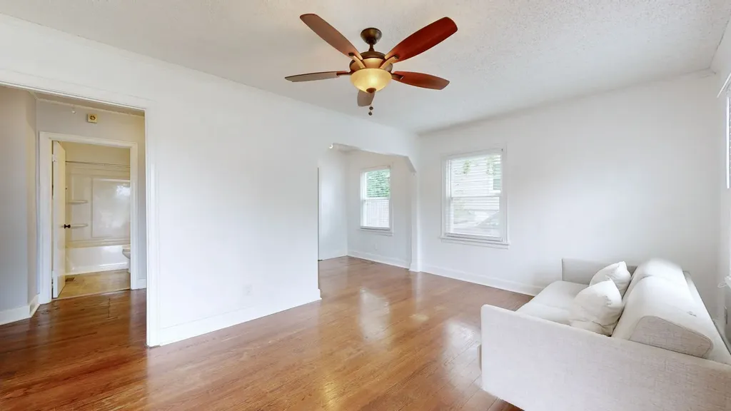 2011 Oakwood Avenue Nashville TN 37207