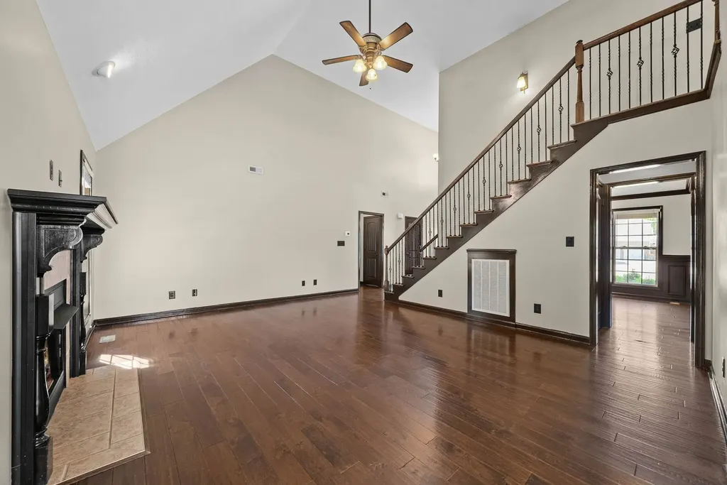 1768 Apache Way Clarksville TN 37042