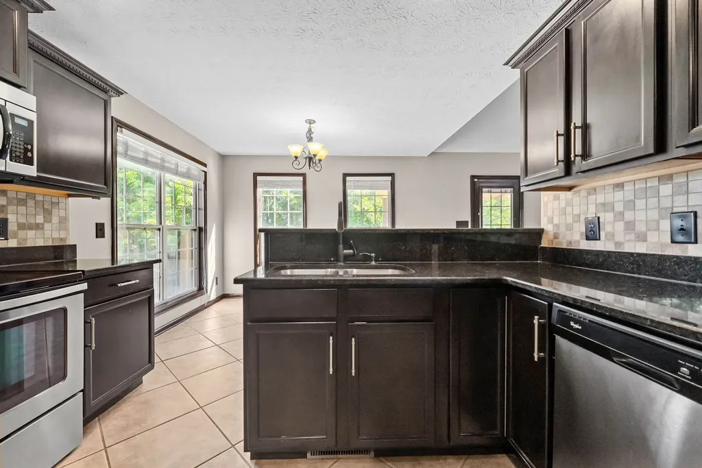1768 Apache Way Clarksville TN 37042