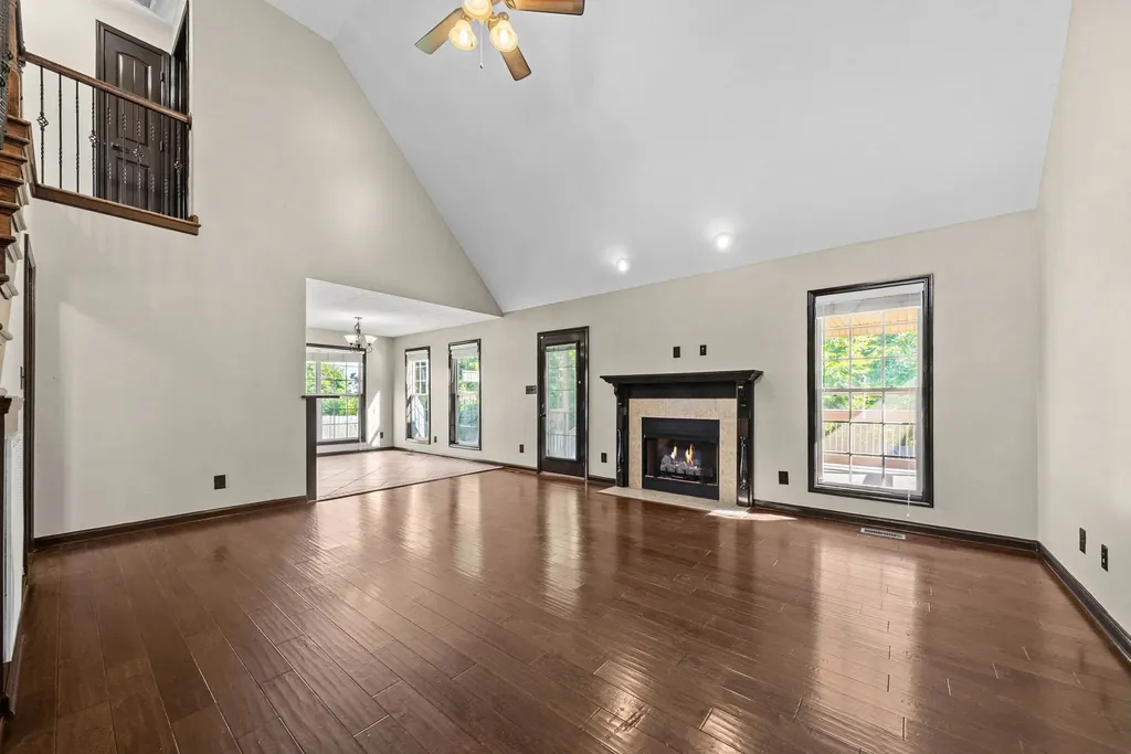 1768 Apache Way Clarksville TN 37042