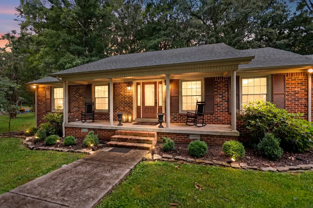 112 Hamilton Lane Tullahoma TN 37388