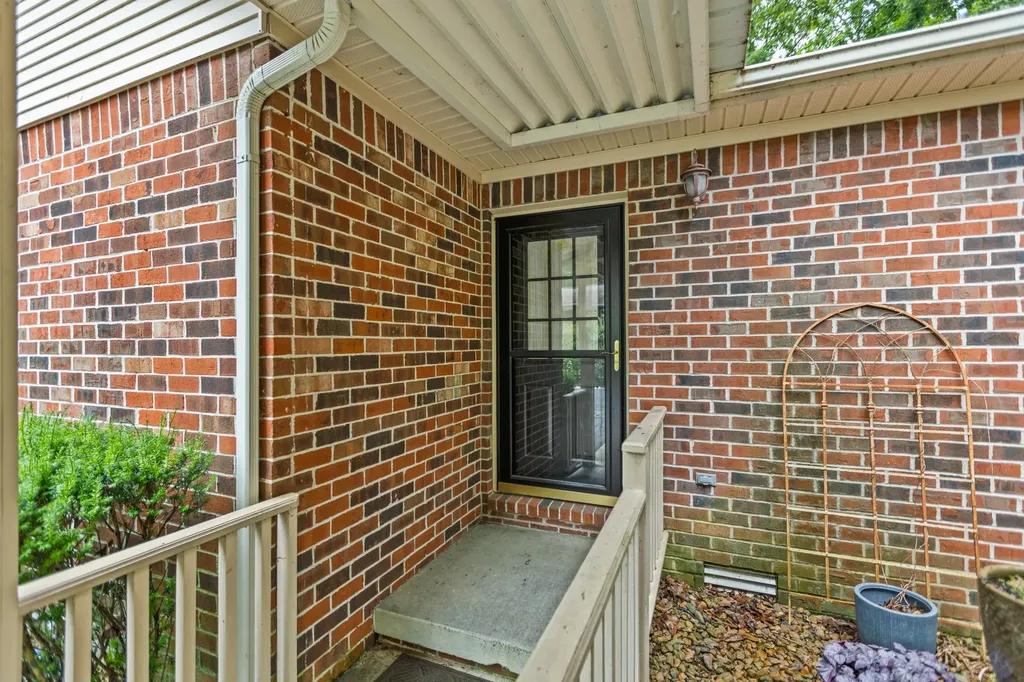 112 Hamilton Lane Tullahoma TN 37388