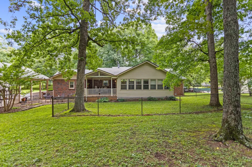 112 Hamilton Lane Tullahoma TN 37388