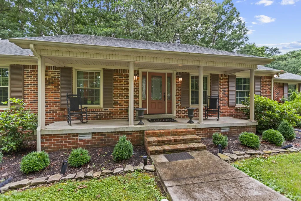112 Hamilton Lane Tullahoma TN 37388