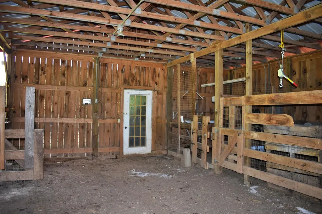 1319 Ideal Valley Road Spring City TN 37381