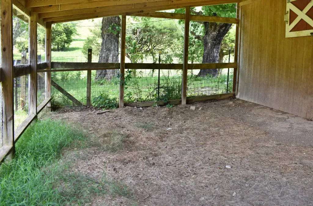1319 Ideal Valley Road Spring City TN 37381