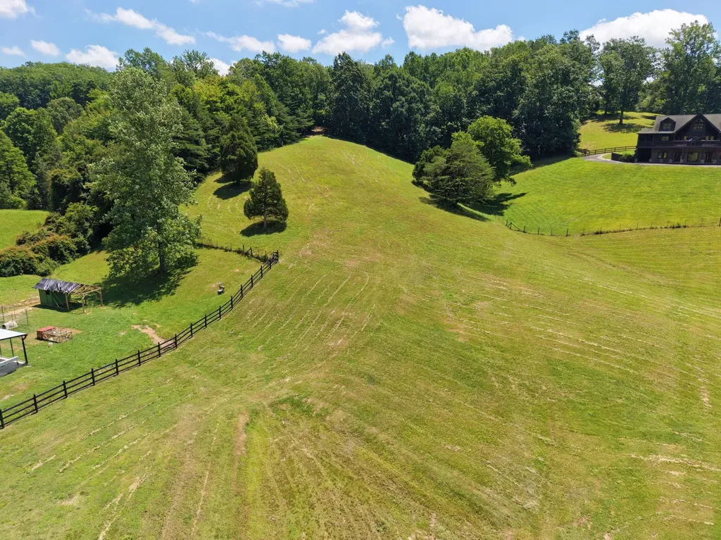 1319 Ideal Valley Road Spring City TN 37381