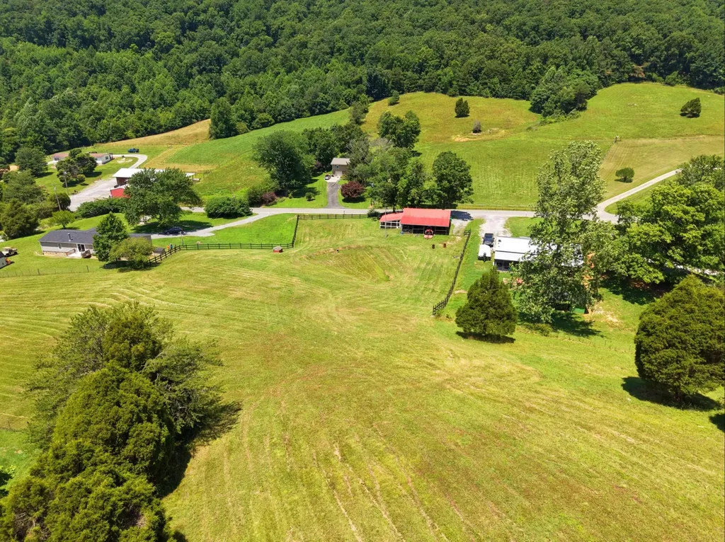 1319 Ideal Valley Road Spring City TN 37381