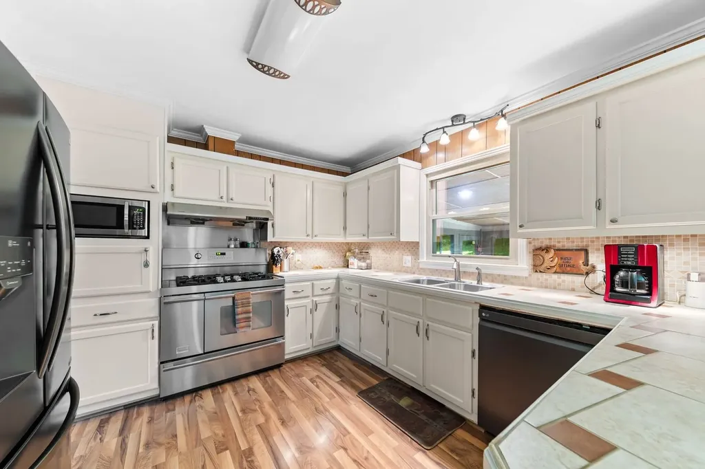 604 Crestland Drive Columbia TN 38401