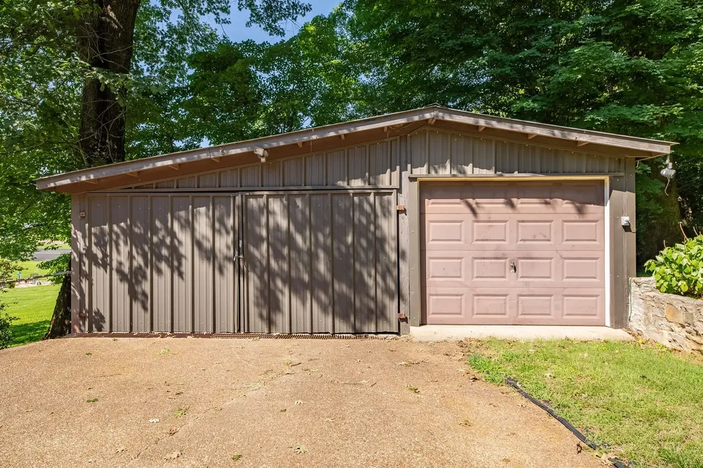 604 Crestland Drive Columbia TN 38401