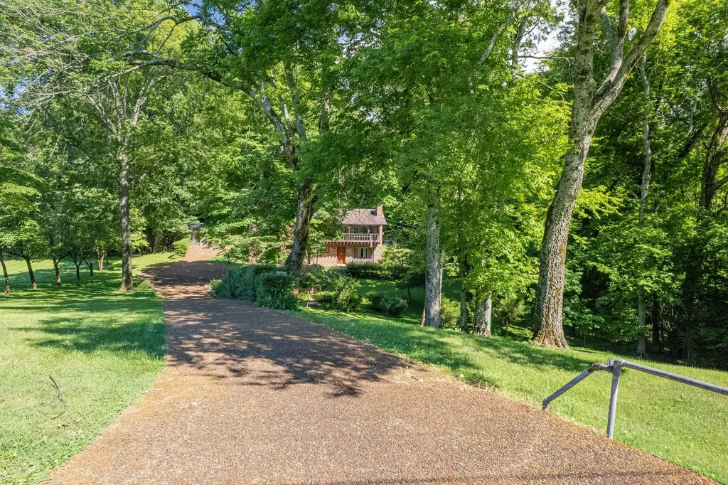 604 Crestland Drive Columbia TN 38401