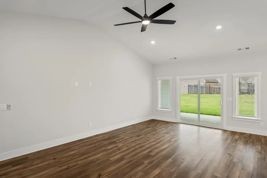 302 Glade Road Lebanon TN 37087