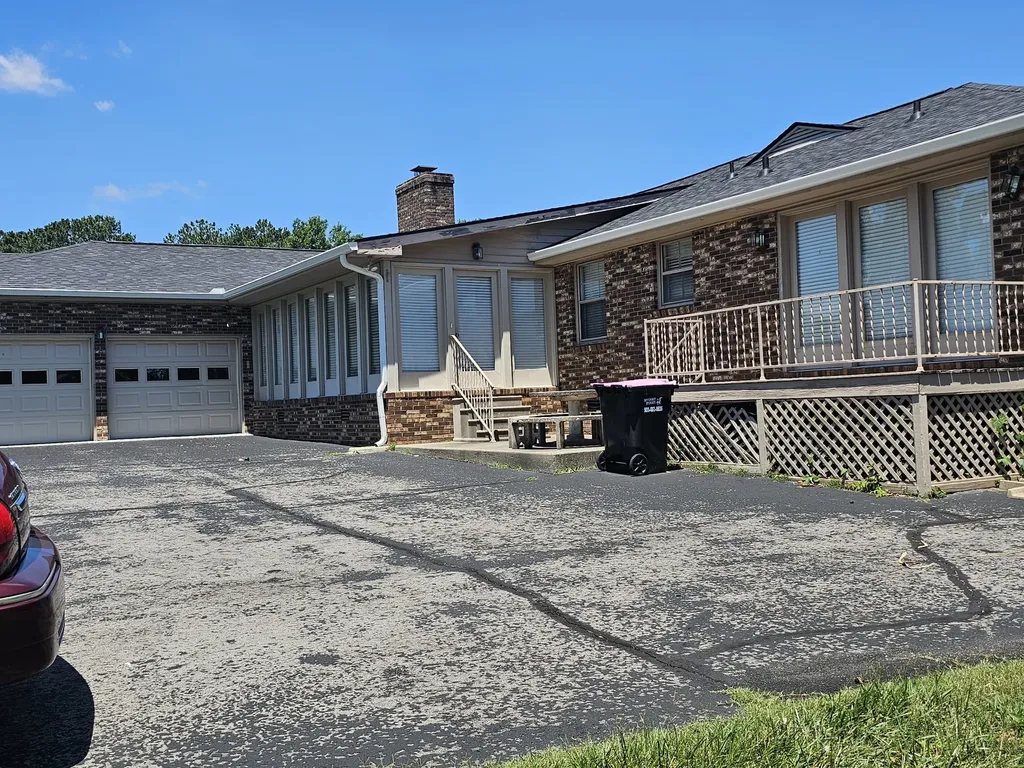 120 Briarwood Drive Greenbrier TN 37073