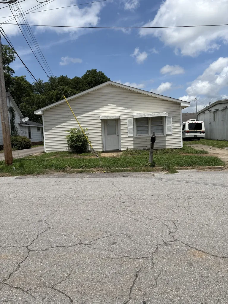 238 Lawrence Street Lawrenceburg TN 38464