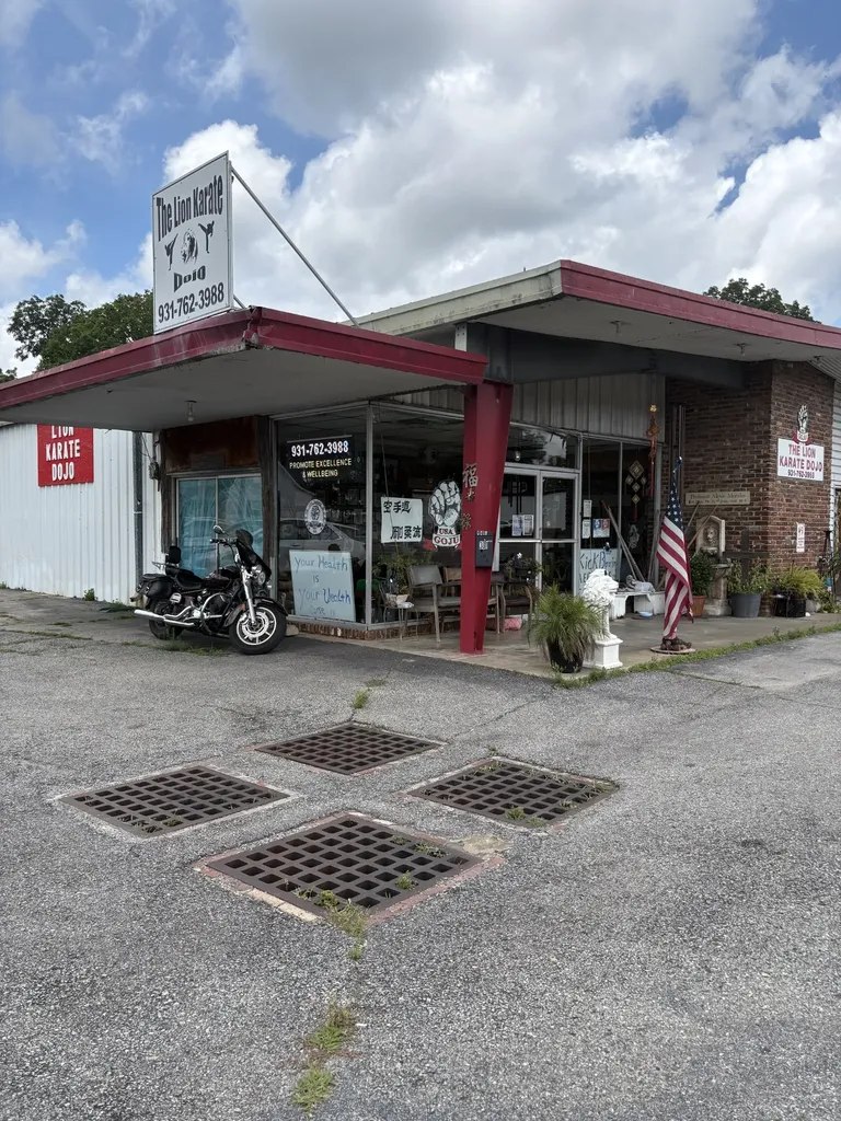 301 N Locust Avenue Lawrenceburg TN 38464