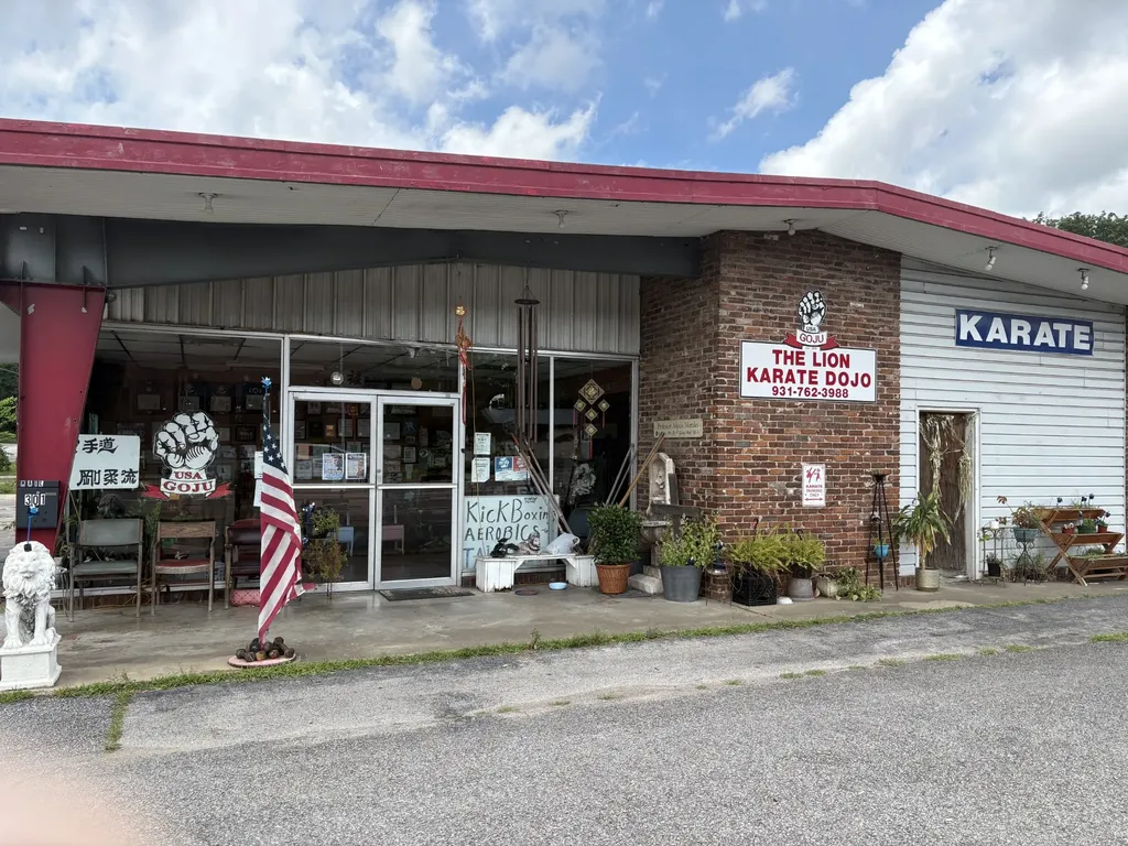 301 N Locust Avenue Lawrenceburg TN 38464