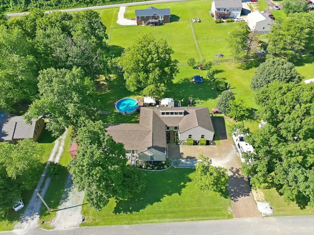 1330 Chippendale Circle Columbia TN 38401