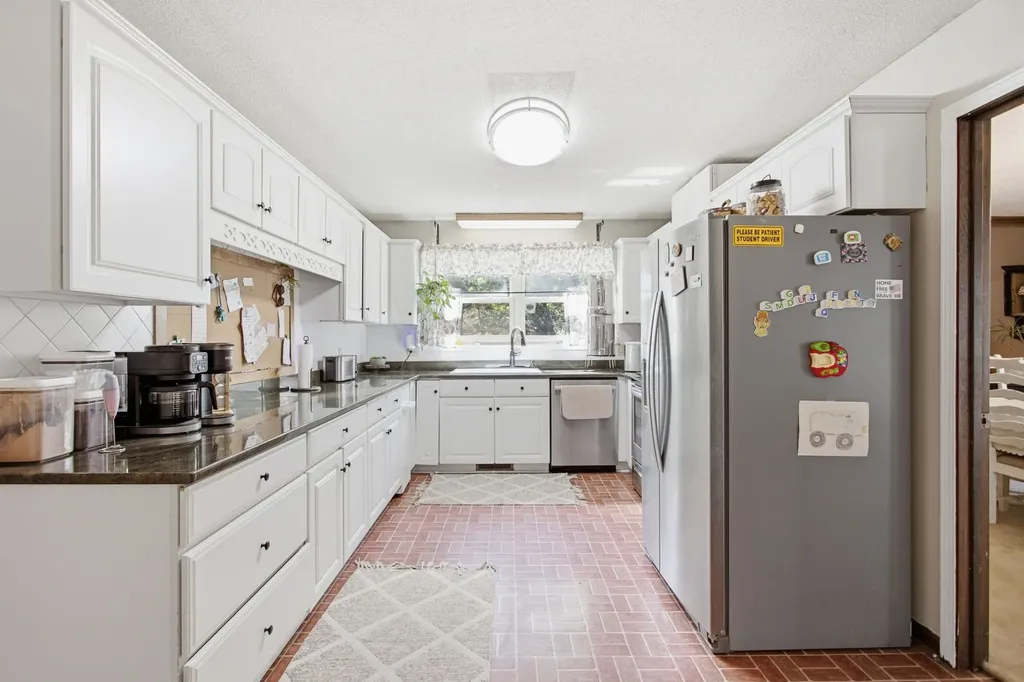 1330 Chippendale Circle Columbia TN 38401