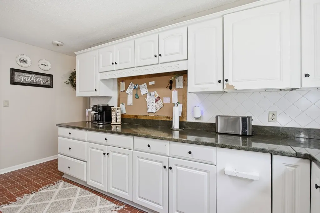 1330 Chippendale Circle Columbia TN 38401