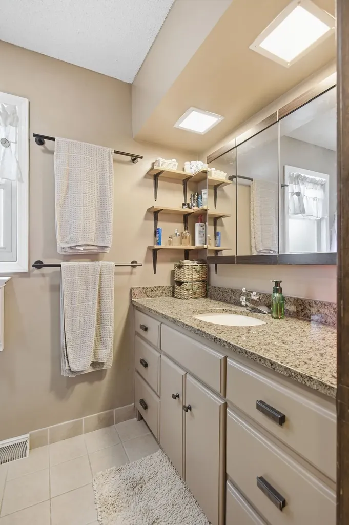 1330 Chippendale Circle Columbia TN 38401