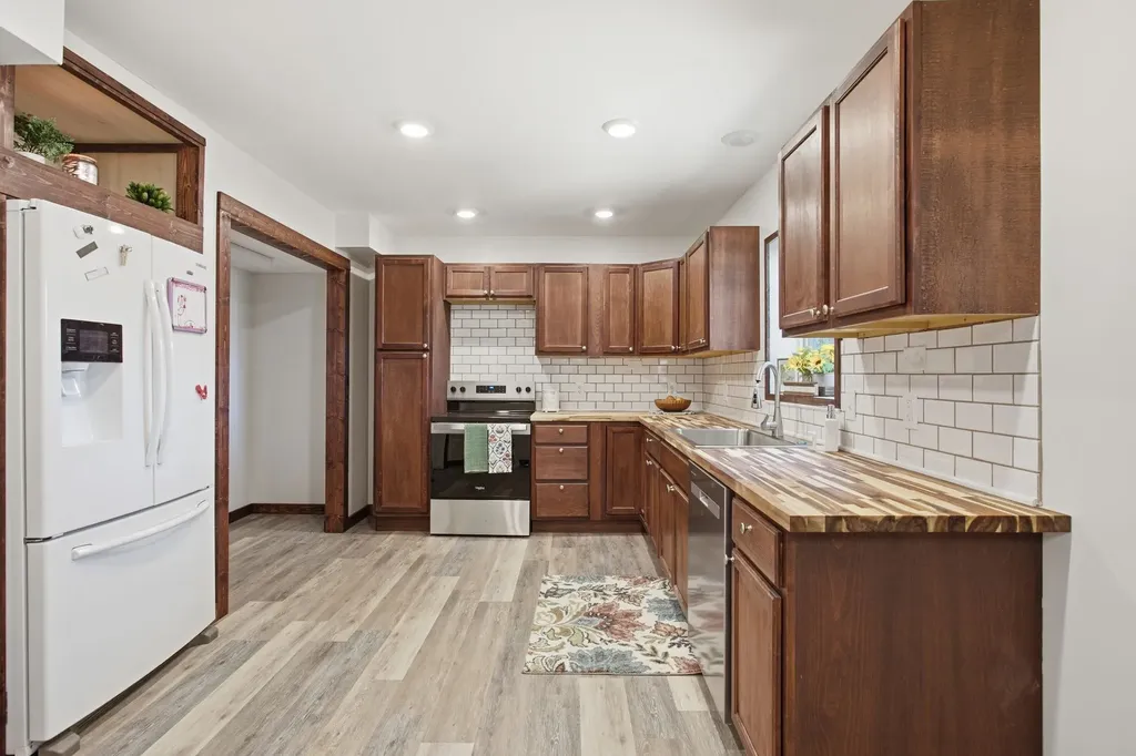 1330 Chippendale Circle Columbia TN 38401
