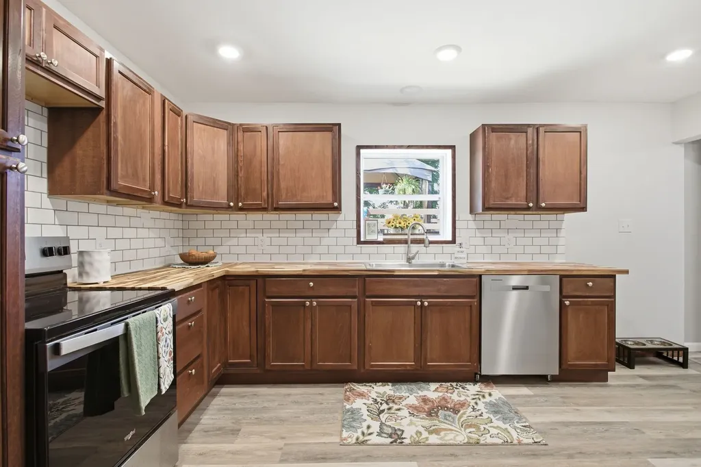 1330 Chippendale Circle Columbia TN 38401