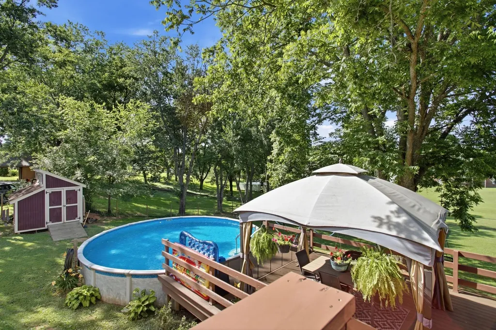 1330 Chippendale Circle Columbia TN 38401