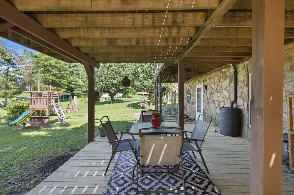 1330 Chippendale Circle Columbia TN 38401
