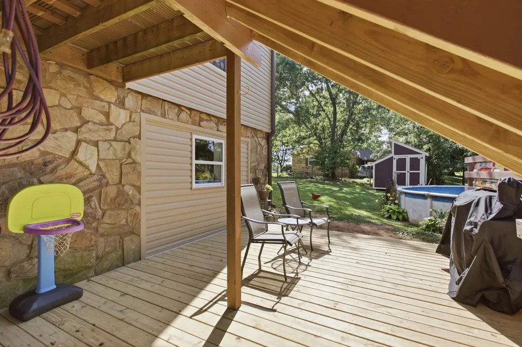 1330 Chippendale Circle Columbia TN 38401
