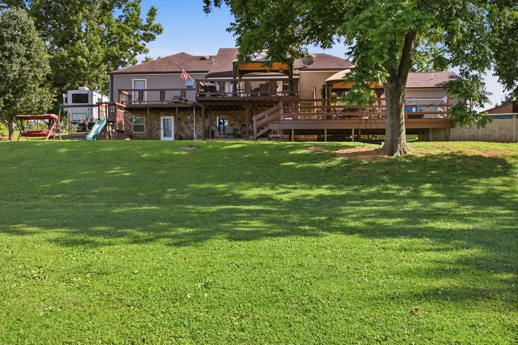 1330 Chippendale Circle Columbia TN 38401