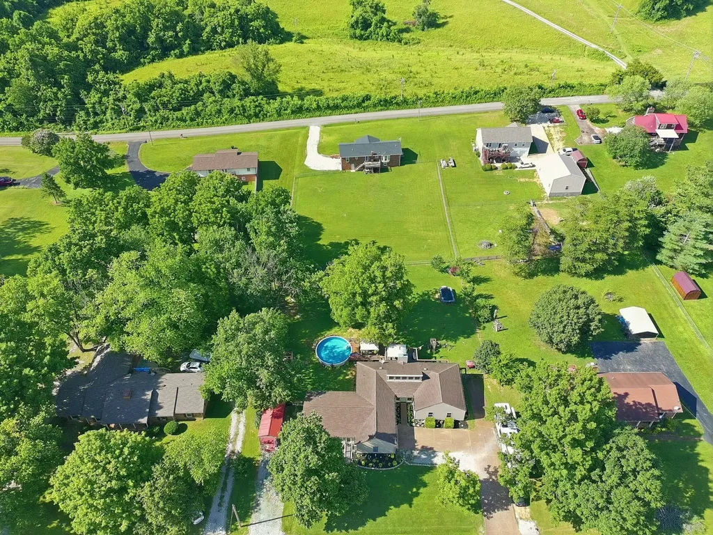 1330 Chippendale Circle Columbia TN 38401