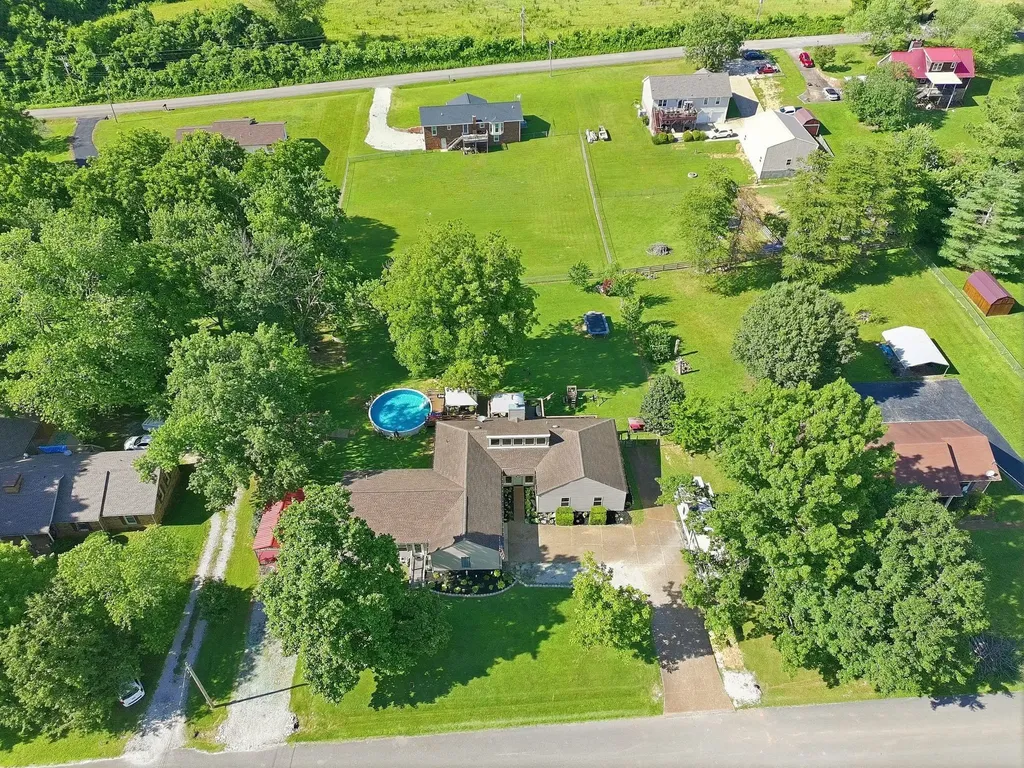 1330 Chippendale Circle Columbia TN 38401