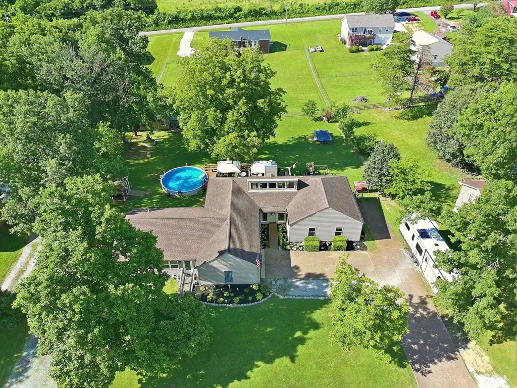 1330 Chippendale Circle Columbia TN 38401