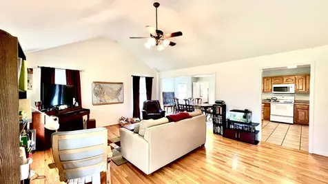 153 Commodore Circle Summertown TN 38483