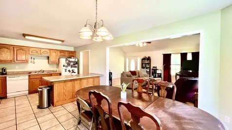 153 Commodore Circle Summertown TN 38483