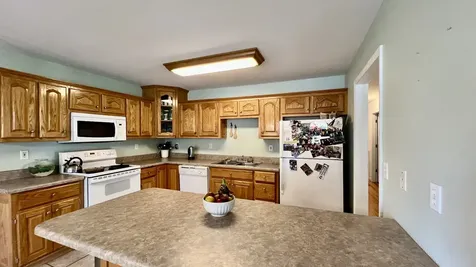 153 Commodore Circle Summertown TN 38483