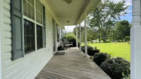 153 Commodore Circle Summertown TN 38483