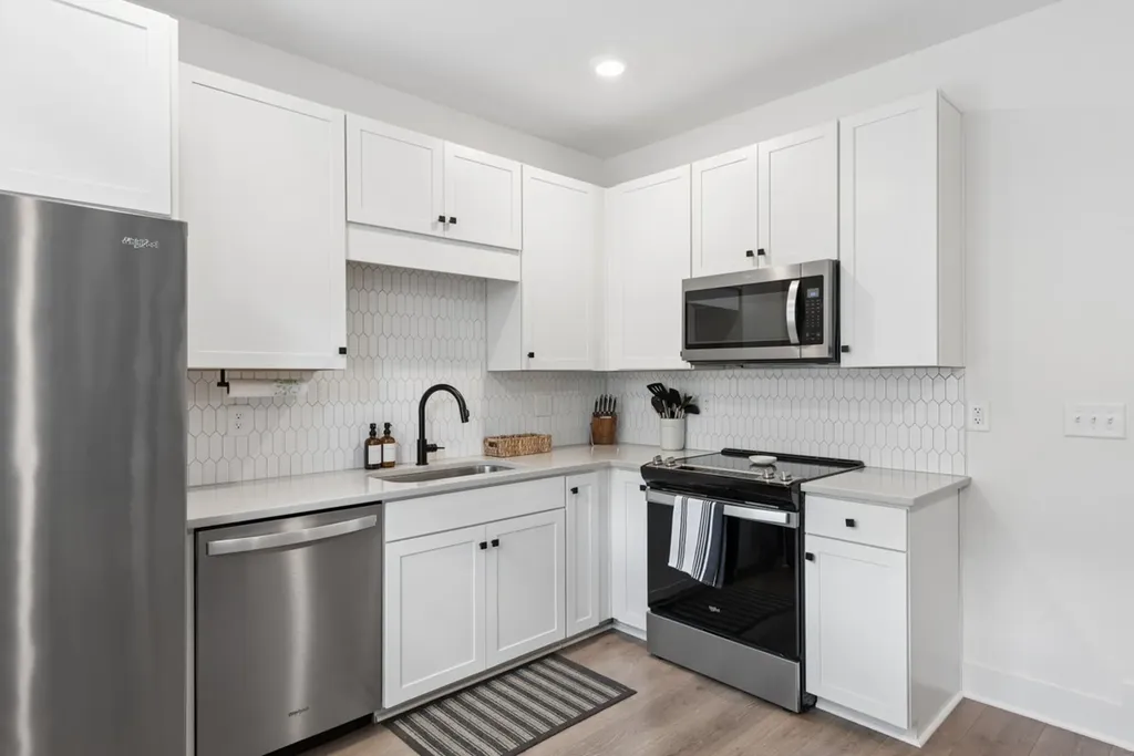332 Douglas Avenue Nashville TN 37207