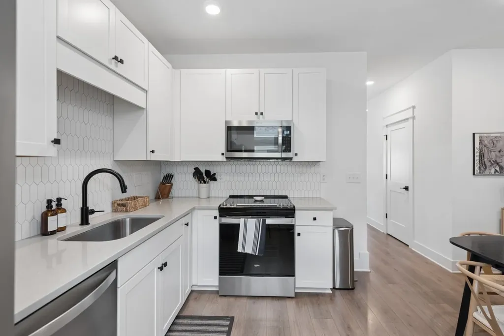 332 Douglas Avenue Nashville TN 37207