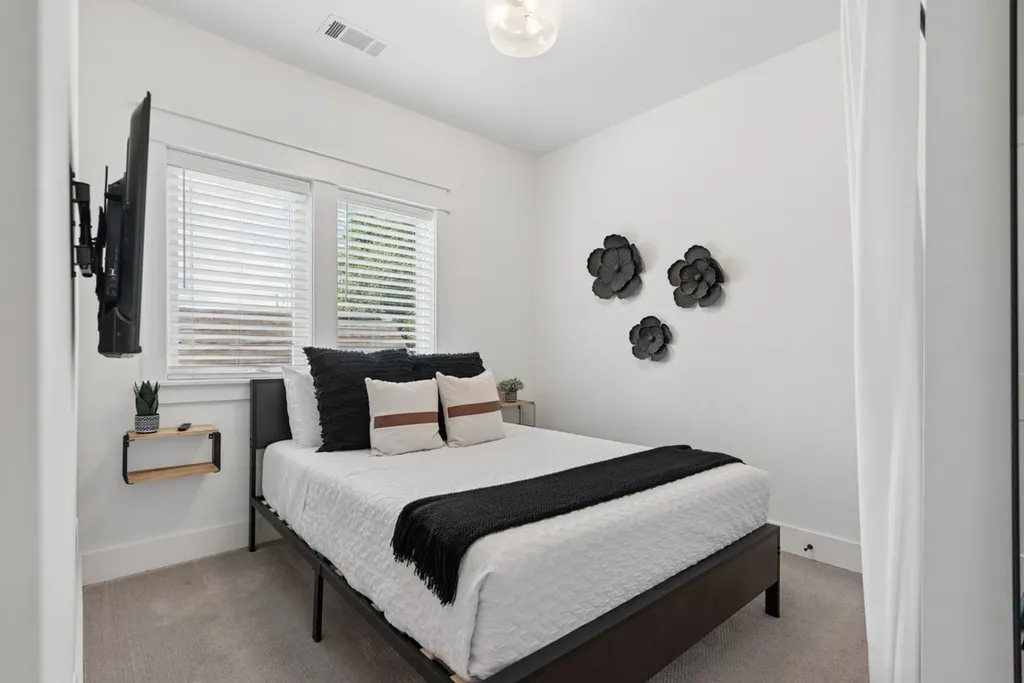 332 Douglas Avenue Nashville TN 37207