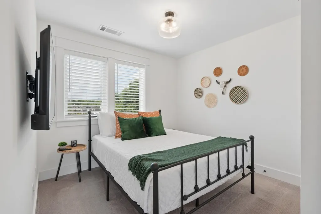 332 Douglas Avenue Nashville TN 37207