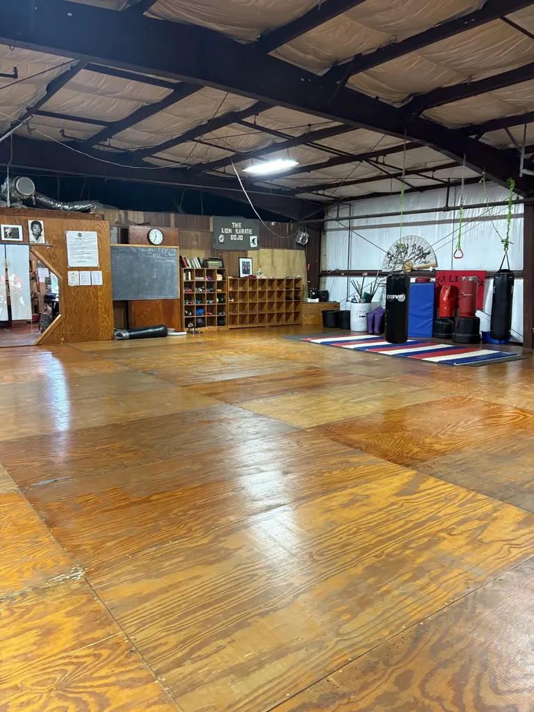 301 N Locust Avenue Lawrenceburg TN 38464