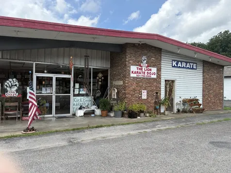 301 N Locust Avenue Lawrenceburg TN 38464